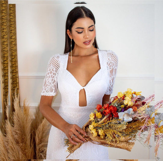VESTIDO LONGO FLUIDO EM RENDA LUXUOSA FORRADO
