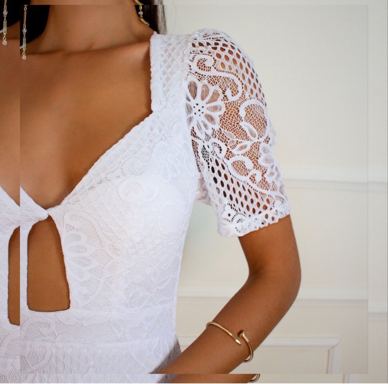 VESTIDO LONGO FLUIDO EM RENDA LUXUOSA FORRADO