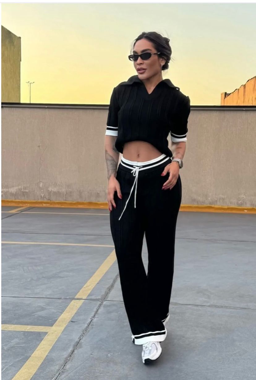 CONJUNTO VERSÁTIL CALÇA E BLUSA COM DETALHES NO CÓS