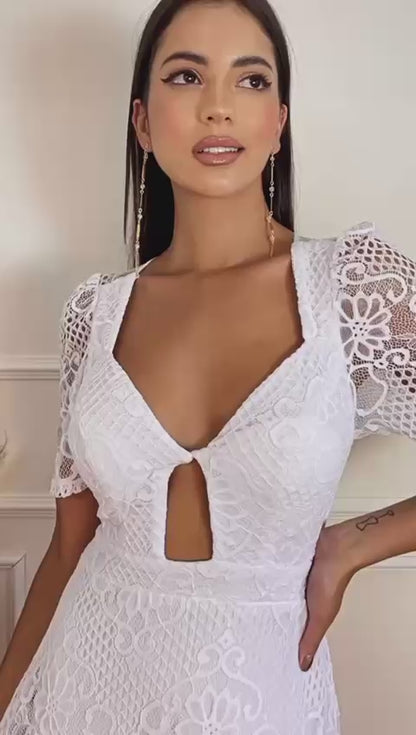 VESTIDO LONGO FLUIDO EM RENDA LUXUOSA FORRADO